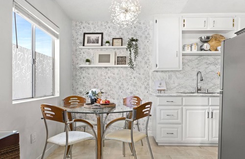 Hawthorne Apartment | Spacious Apartment Near SoFi Stadium and Kia Forum: 7 minutes away