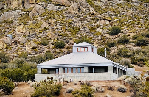 Tehachapi Apartment | Spacious Artist Loft in Tehachapi