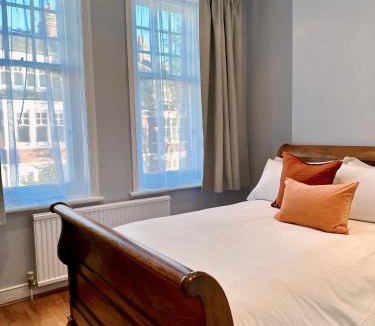 Belsize Apartment | Spacious Belsize Park apartment close to station