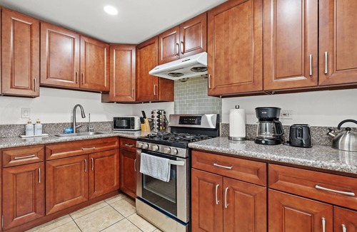 Westmont House | Spacious Bright Home Fully Equipped
