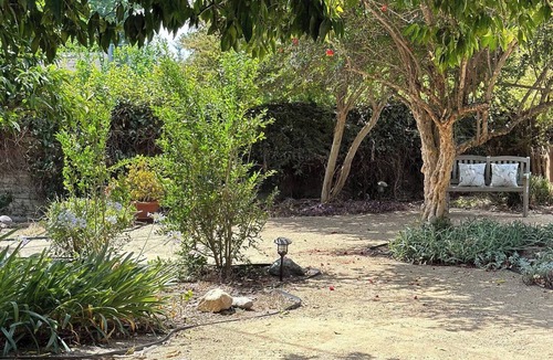 Tarzana House | Spacious, Charming Home with Huge Backyard in a Safe and Tranquil Neighborhood!