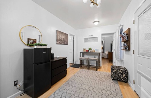 Sunnyside House | Spacious & Clean 2 Master Bedrooms+ 2 Bathrooms in San Francisco. Free Parking