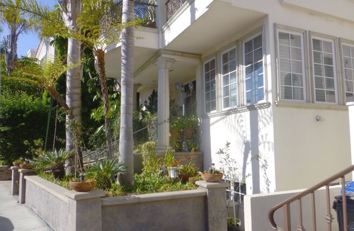 Hermosa Beach Apartment | Spacious Contemporary Style Lower Guest Apartment, Private Entry, Walk To Beach!