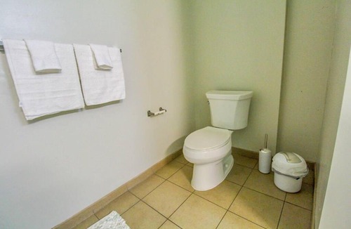 Downtown Los Angeles Apartment | Spacious&Cozy Downtown LA Oasis King Beds Pkg