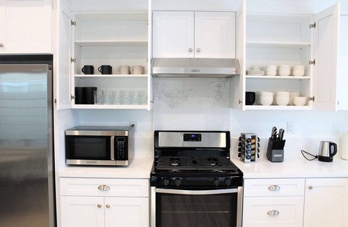 Santa Ana House | Spacious Cozy Modern New Built Family Home by Disneyland & Beaches