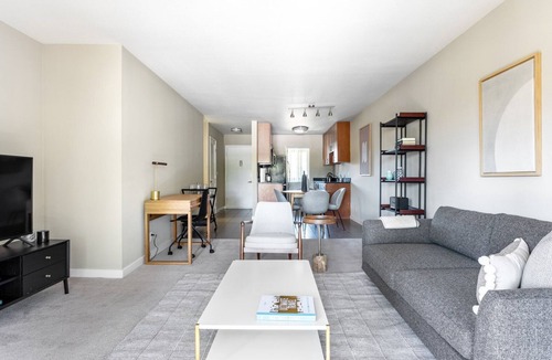 Cupertino Apartment | Spacious Cupertino 2BR w/Pool, BBQ, Gym, near Shopping, by Blueground