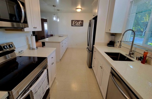 Martinez House | Spacious Downtown Martinez Home -2B/1BA
