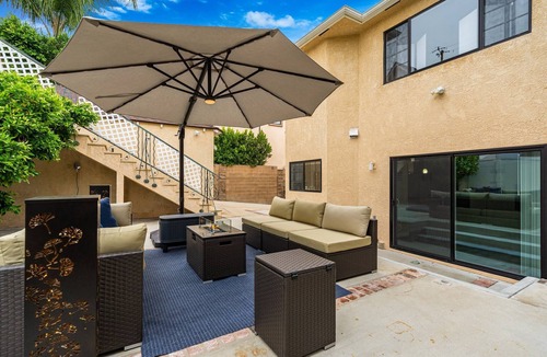 Burbank House | Spacious Elegance in the Hills