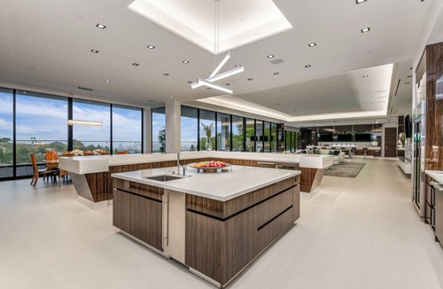 Bel Air House | Spacious estate in charming Los Angeles with WiFi, AC, fitness room