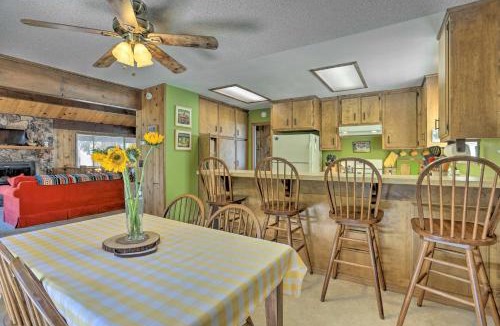 Crestline House | Spacious Family Cabin Less Than 1 Mi to Lake Gregory!