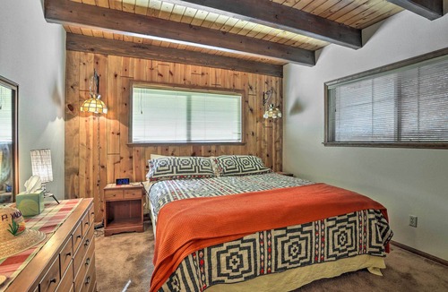 Crestline Cabin | Spacious Family Cabin < 1 Mi to Lake Gregory!