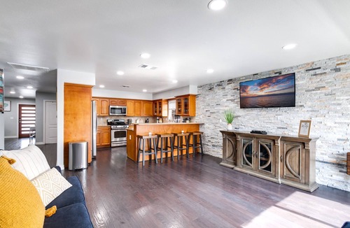 Norwalk House | Spacious, Family-Friendly Home w/Yard by Disneyland, OC, LA, and Beaches