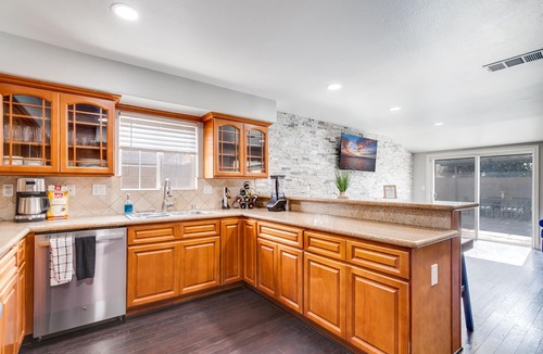 Norwalk House | Spacious, Family-Friendly Home w/Yard by Disneyland, OC, LA, and Beaches