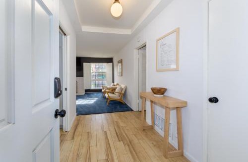 Ventura House | Spacious Family Home 10 minutes from beach
