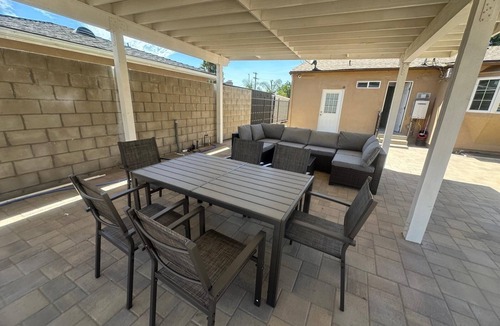 Chatsworth House | Spacious Gated 6BR house with 2 Master BRs, Pool & Spa!
