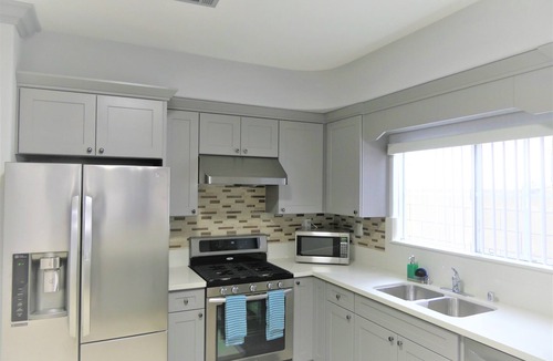 Southwest Anaheim House | Spacious Home* 7 minutes to Disneyland