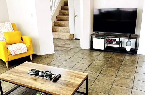 Corona House | Spacious home in Corona-CA