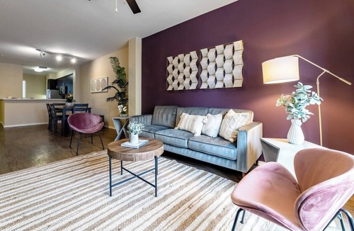 Santa Ana Apartment | Spacious Home in South Coast - 1Mi to South Coast Plaza & Irvine - Gym+Pool & EV