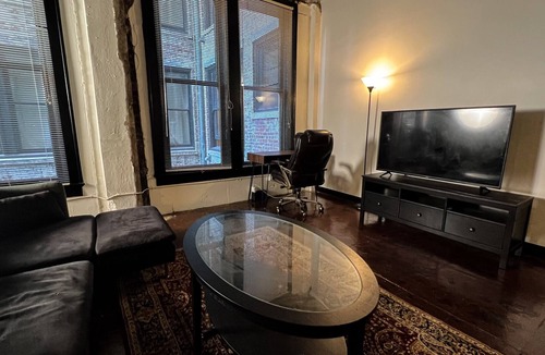 Historic Core Apartment | Spacious Loft in the Heart of DTLA!