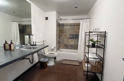 Historic Core Apartment | Spacious Loft in the Heart of DTLA!