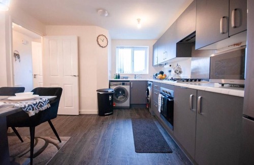 Dadlington House | Spacious Luxurious Serviced Accommodation 2