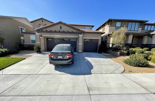 Fontana Apartment | Spacious Luxury Apartment with Modern Amenities