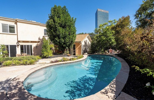 Studio City House | Spacious Mediterranean 5-bedroom house with AC, WiFi in marvelous Los Angeles
