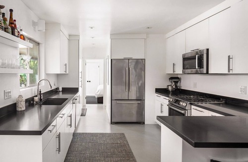 Crenshaw House | Spacious Mid- Century 4-bedroom house with Pool charming Los Angeles
