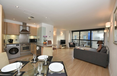Farringdon Apartment | Spacious modern bright flat 2min from Tube, 24h check-in, 12min from St Paul’s