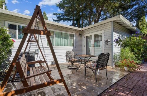 Mountain View Apartment | Spacious Mountain View Duplex in Prime Location Duplex