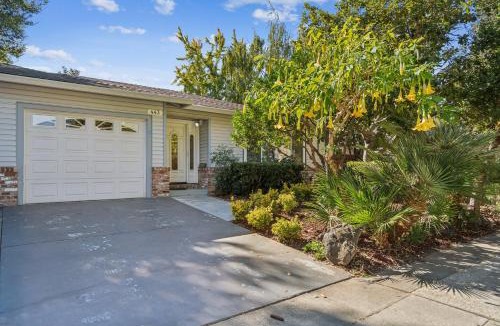 Mountain View Apartment | Spacious Mountain View Duplex in Prime Location Duplex