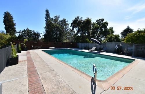East Pasadena House | Spacious Pool House