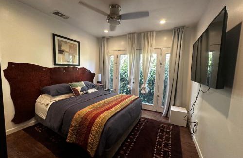Angelino Heights House | Spacious Resort Getaway @ Echo Park Ranch - Luxury indoor/outdoor home steps from Sunset Blvd, Echo Park Lake, Dodgers Stadium