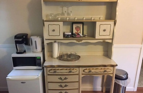 Chico House | Spacious room with private entrance near Bidwell Park!