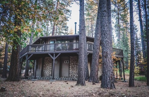 Idyllwild House | Spacious Sanctuary: Creek Access, Tesla Charger, Hammocks, Fire Pit, Pets OK