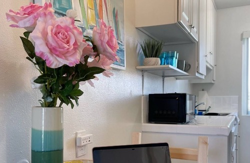 Gardena Apartment | Spacious Studio in the heart of Gardena.