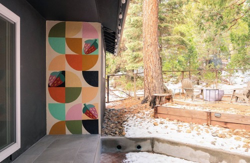 Strawberry House | Spacious, Stylish Cabin by Dodge Ridge & SnowPark!