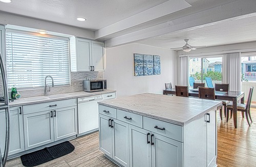 Santa Ana Heights Apartment | Spacious Upper unit located just two houses from the sand!