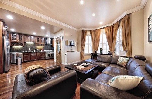 Little Russia House | Spacious Victorian w/Hot Tub and Zen Garden