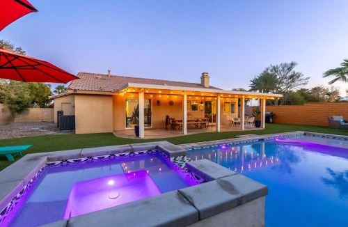 Las Brisas North House | Spacious Yard, Sparkling Pool & Spa, Firepit, 9beds!