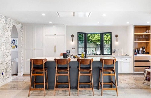Los Angeles House | Spanish Bungalow in Trendy Los Feliz For Families