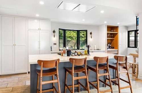 Los Angeles House | Spanish Bungalow in Trendy Los Feliz For Families