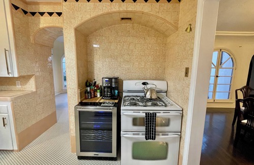 Northwest San Pedro House | SpanishFairytale4bd/3ba