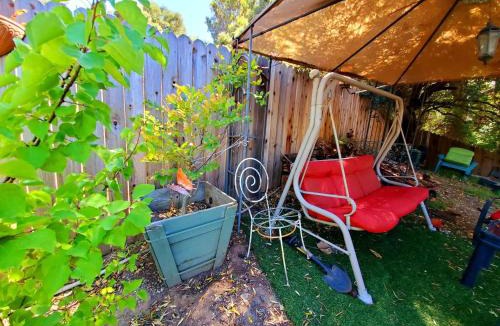 Fernwood House | Sparkling Gem Set Between Mountain and Ocean