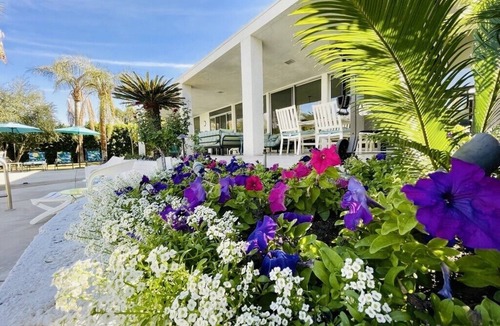 Palm Desert House | Spectacular luxury 3000 square ft. house on 1/3 of acre .