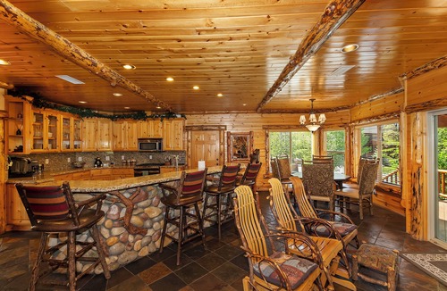 Castle Glen Estates Villa | Spectacular Mountain Lodge To Fit All