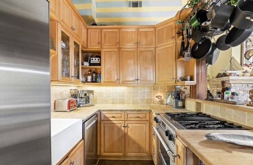 Malibu Villa | Spectacular Mountain and Vineyard views in the middle of the Malibu Wine Trail