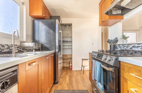 Gas Lamp Section House | Spectacular Ocean & Pier View Lux Family Vacation