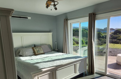 Sereno del Mar House | Spectacular Ocean Views! Newly renovated! Game room w/ TV & Pool table, Fire Pit