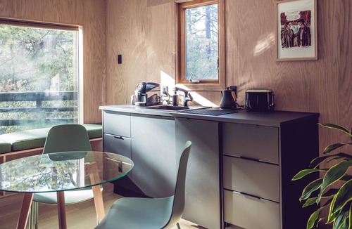 Pine Mountain Club Cabin | Spectacular Designer Treehouse with Mountain Views